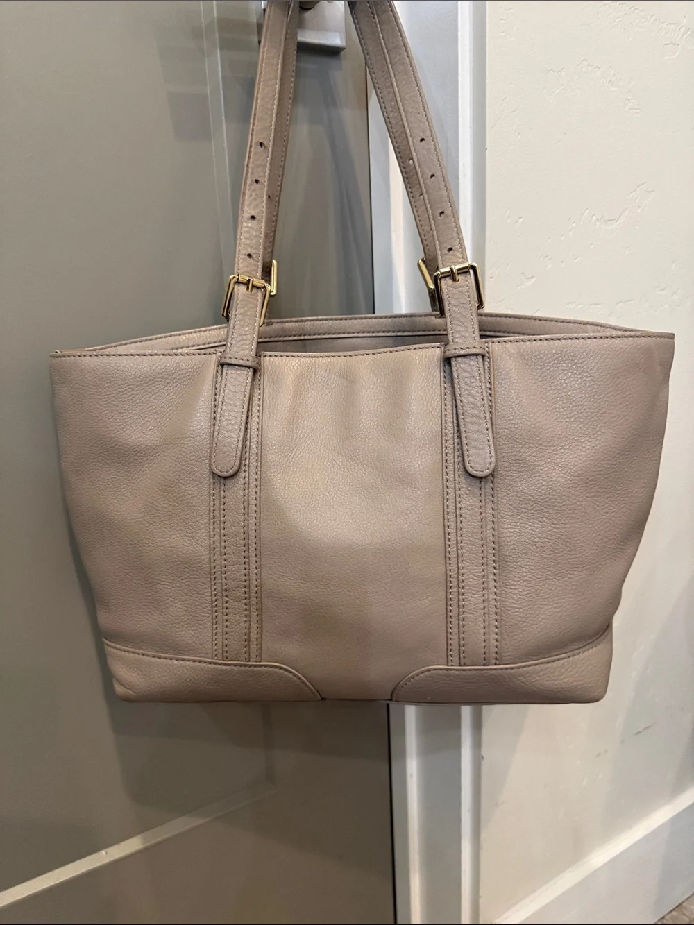 Tory Burch Landon Pebbled Leather Tote Bag in Taupe